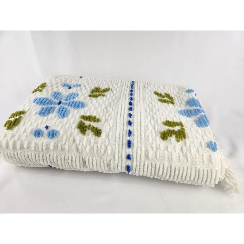 Vintage Chenille Tufted Floral Daisy Queen Bedspread Flowers White Blue Georgian